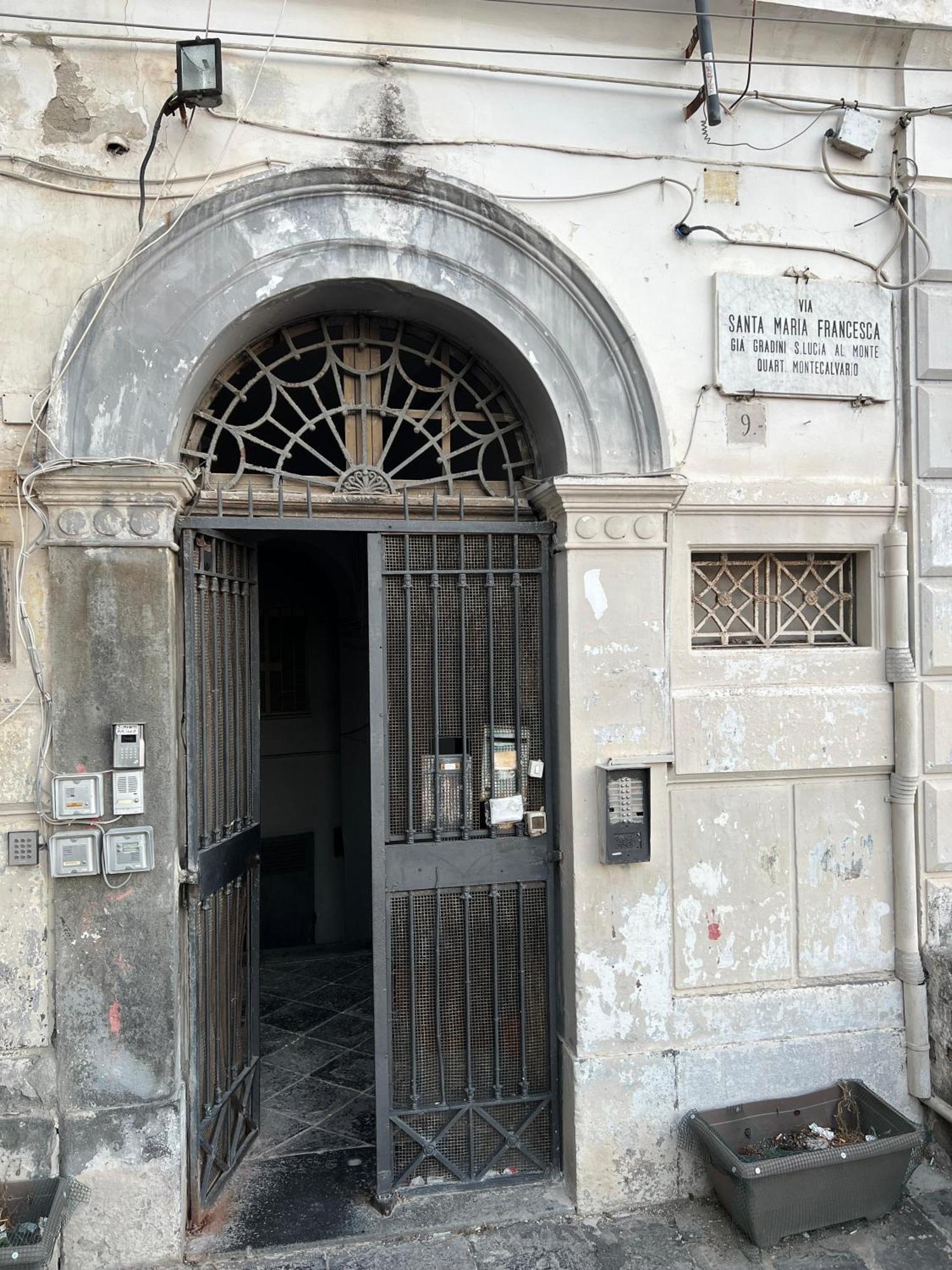 La Casa Della Nonna - Quartierispagnoli Napoli Dış mekan fotoğraf